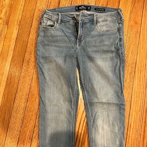 Hollister Low-Rise Super Skinny- 9L (W 29, L 32)